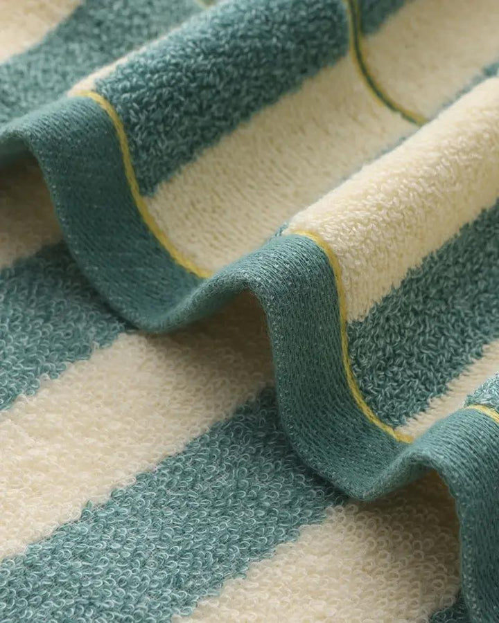 Serviette à main rayée côtière